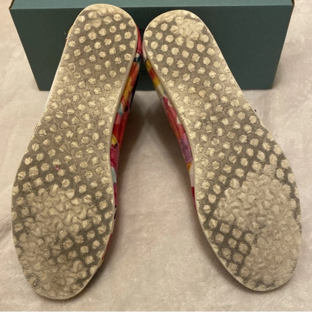 TOMS Women's Vibrant Floral Slip-On Flats - Picture 8 of 13
